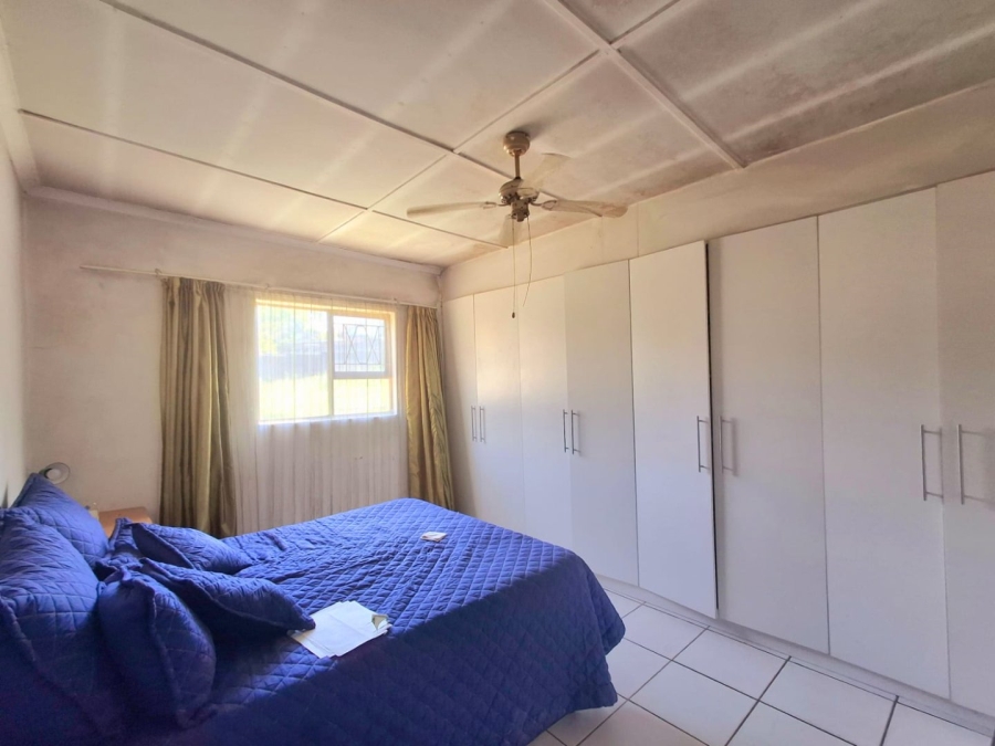 7 Bedroom Property for Sale in Amalinda Eastern Cape